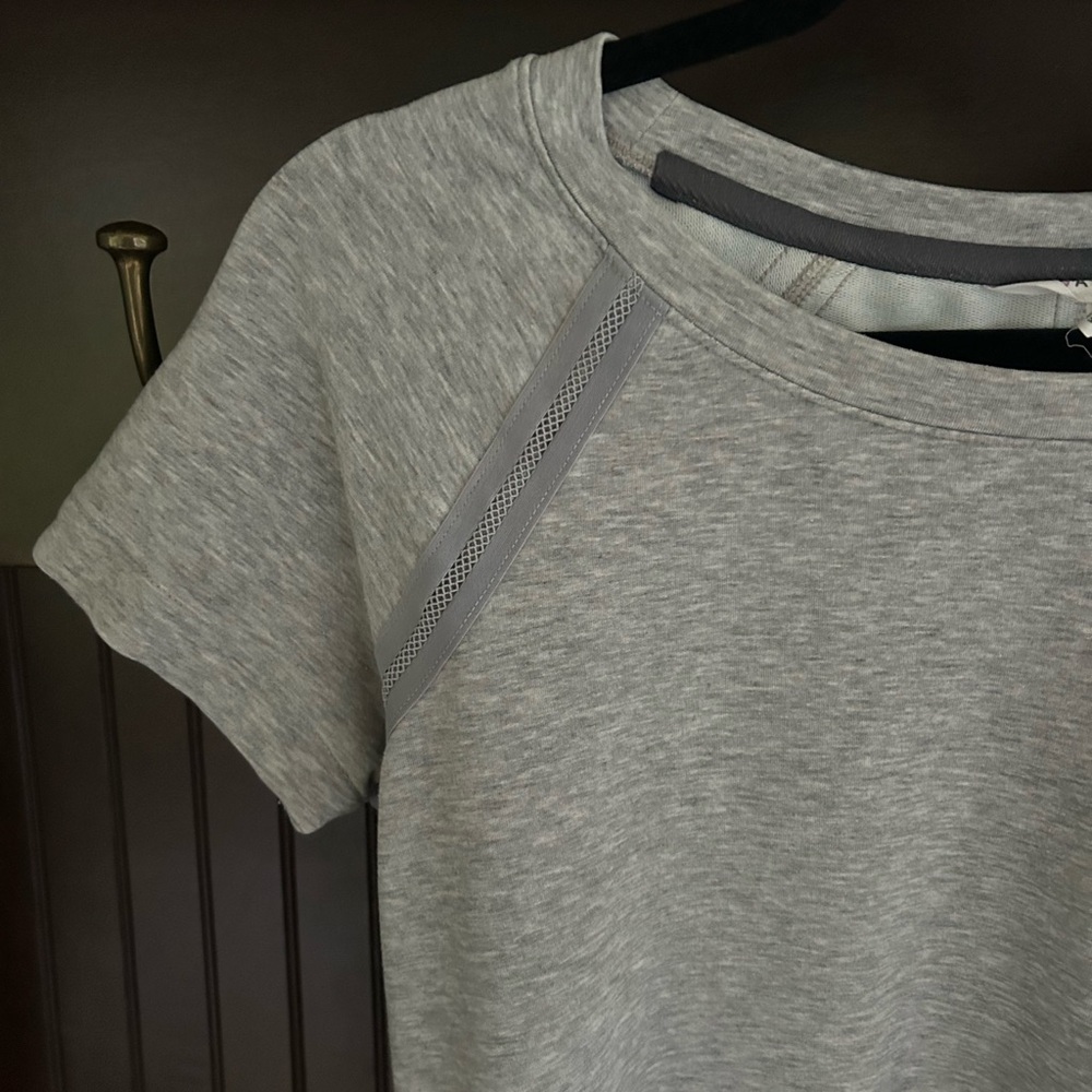 ATHLETA Gray Short Sleeve Crew Neck T-Shirt Athletic Dress Athleisure Preppy | M - Picture 3 of 16